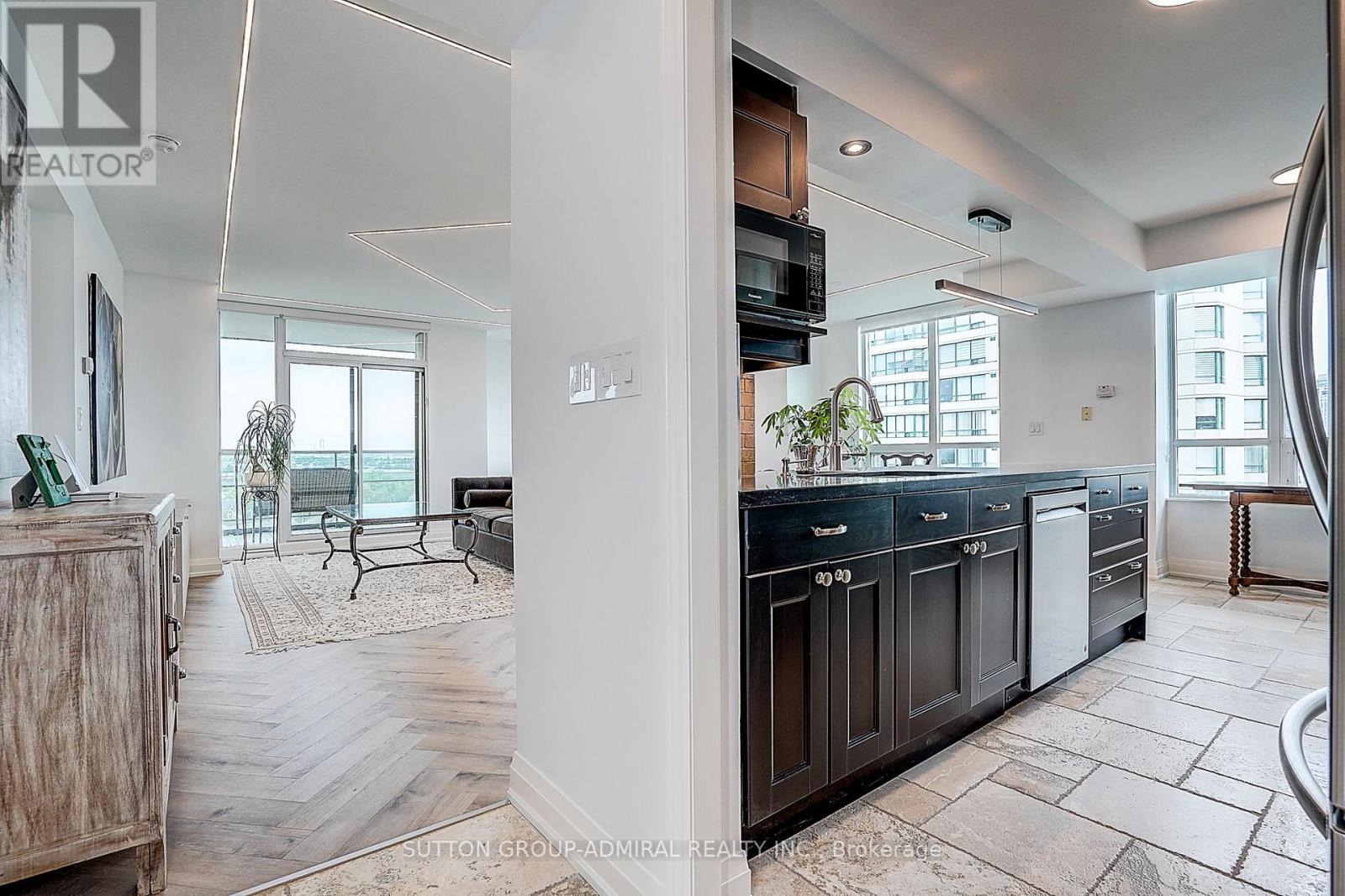 806 - 100 Promenade Circle, Vaughan, Ontario  L4J 7W7 - Photo 12 - N13647320