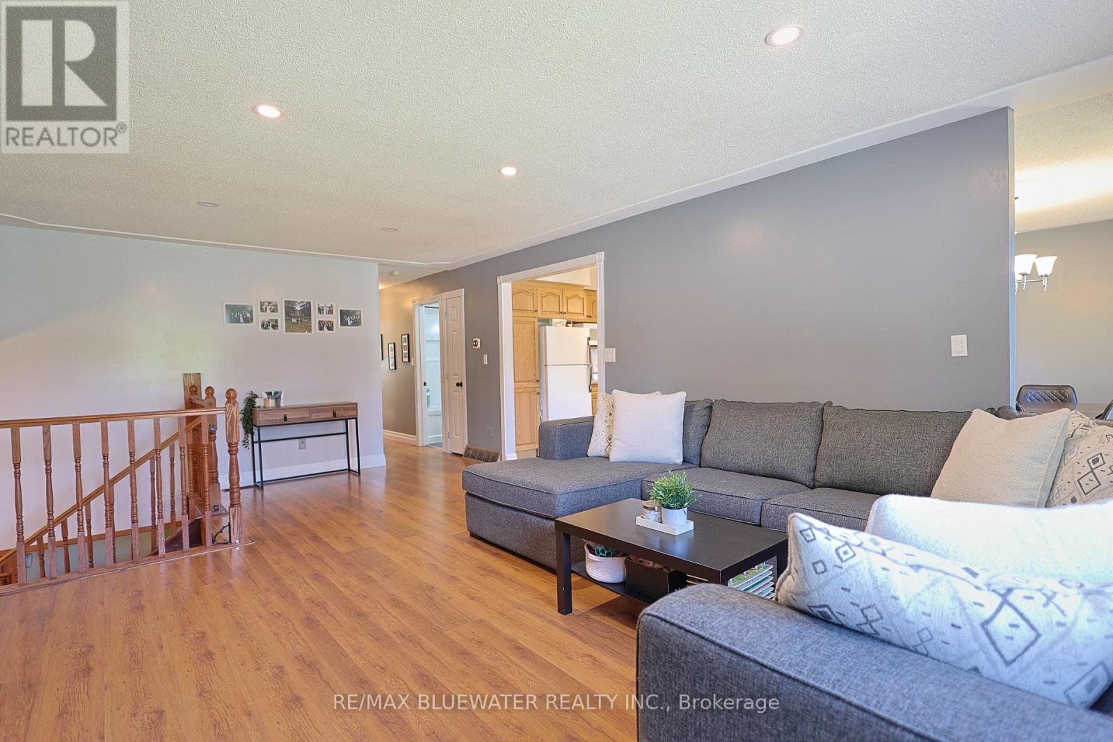 290 Anna Street, North Middlesex, Ontario  N0M 2K0 - Photo 16 - X13664234