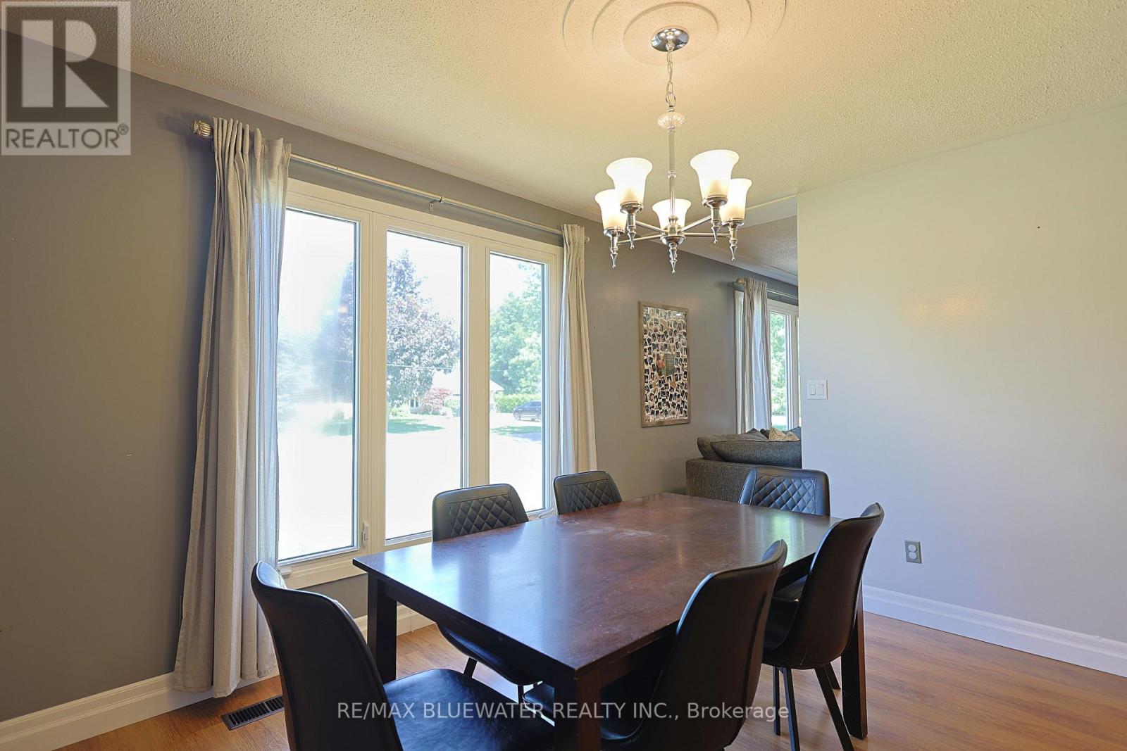 290 Anna Street, North Middlesex, Ontario  N0M 2K0 - Photo 18 - X13664234