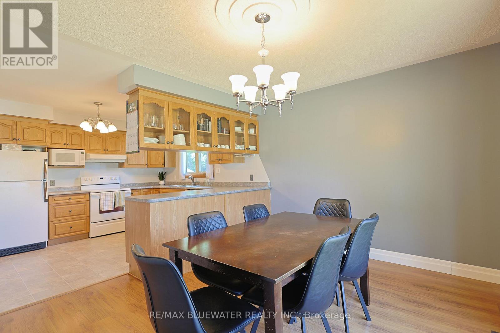 290 Anna Street, North Middlesex, Ontario  N0M 2K0 - Photo 21 - X13664234