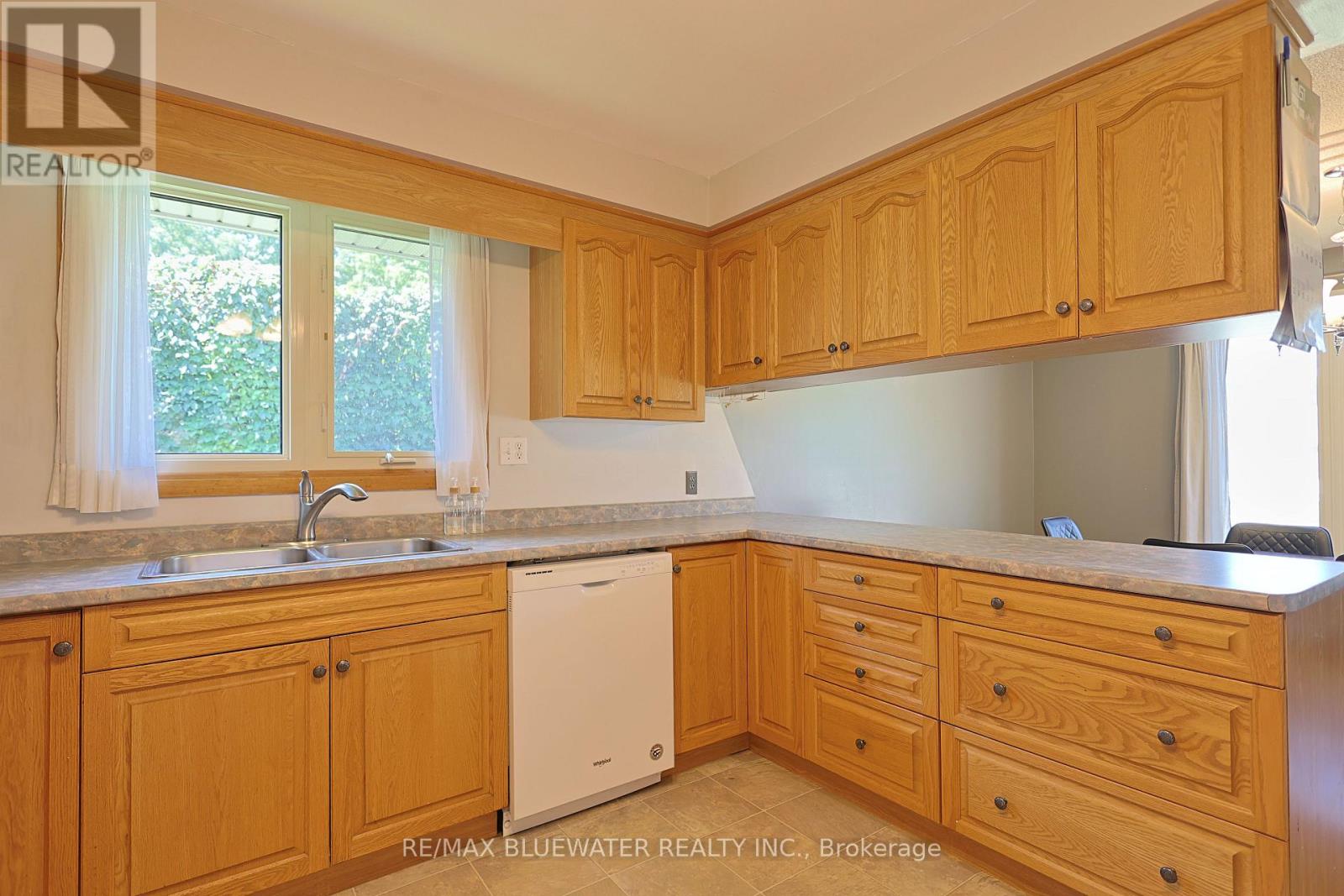 290 Anna Street, North Middlesex, Ontario  N0M 2K0 - Photo 24 - X13664234