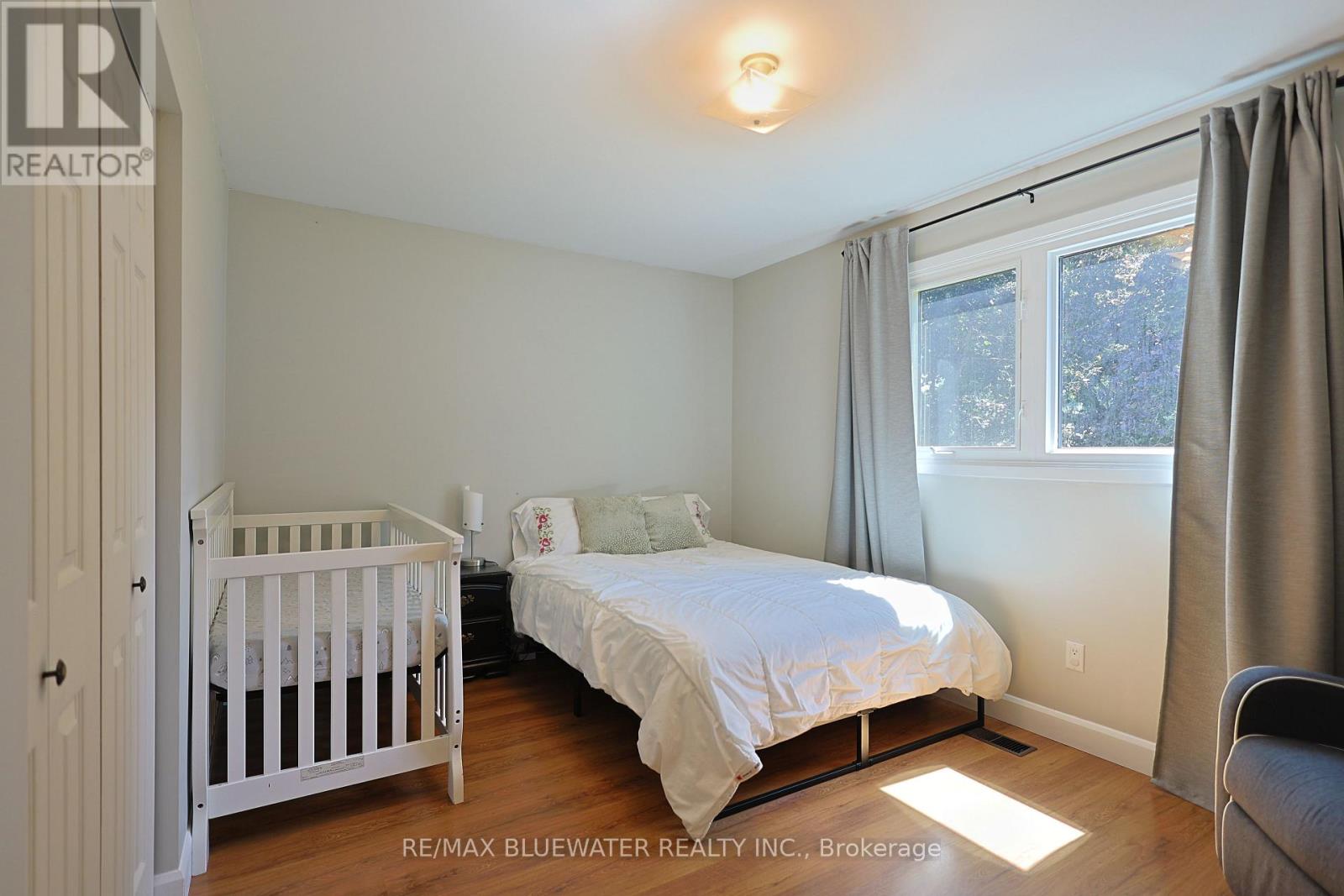 290 Anna Street, North Middlesex, Ontario  N0M 2K0 - Photo 32 - X13664234