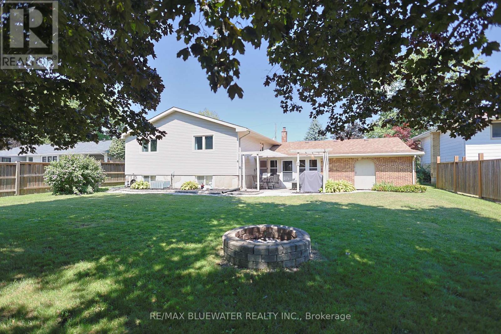 290 Anna Street, North Middlesex, Ontario  N0M 2K0 - Photo 48 - X13664234
