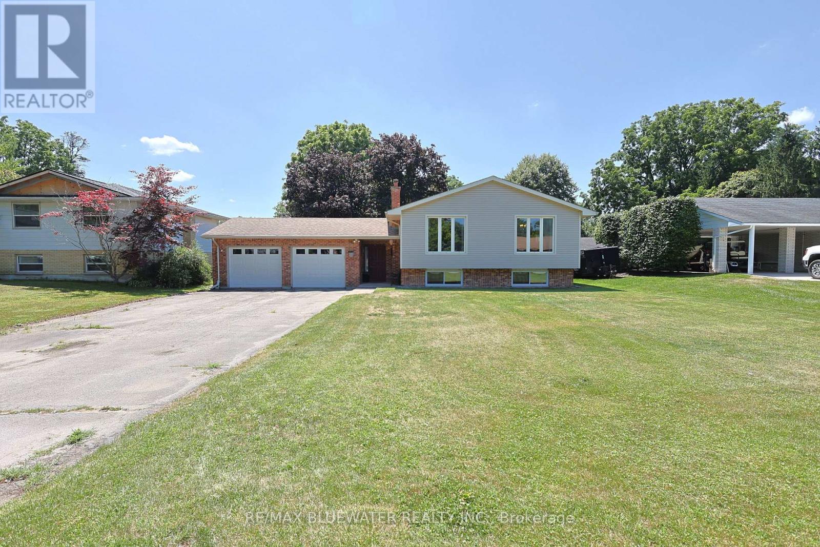 290 Anna Street, North Middlesex, Ontario  N0M 2K0 - Photo 9 - X13664234