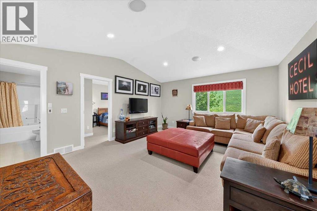 60 Sherwood Crescent NW, Calgary, Alberta  T3R 0G2 - Photo 21 - A2322660