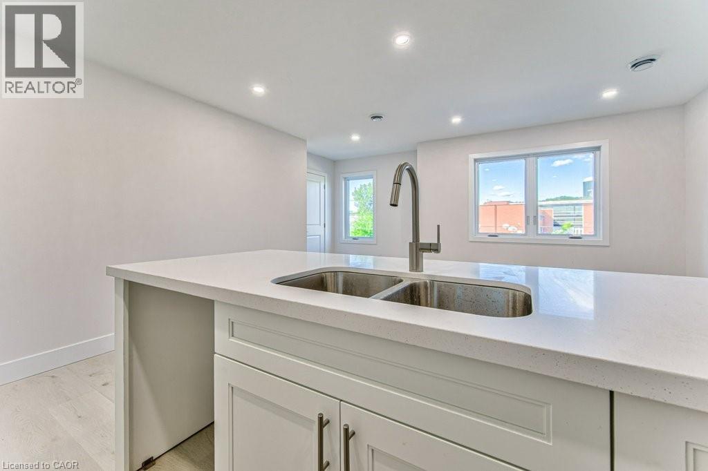 66 Gage Avenue Unit# 2, Kitchener, Ontario  N2G 2E2 - Photo 4 - 40845051