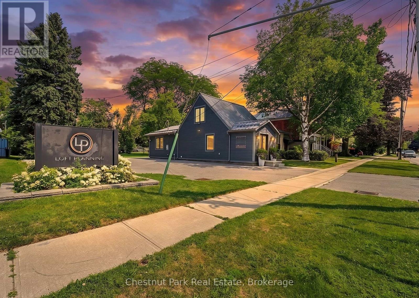 25 MAPLE STREET, Collingwood, Ontario