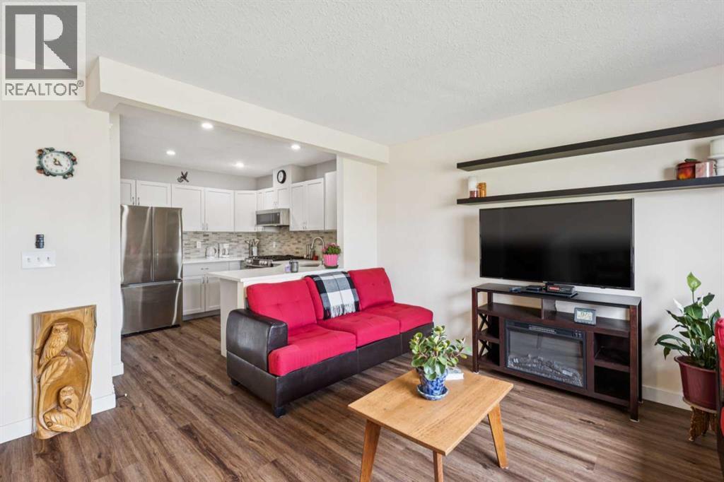 212 Bayside Point Sw, Airdrie, Alberta  T4B 2X6 - Photo 18 - A2329995
