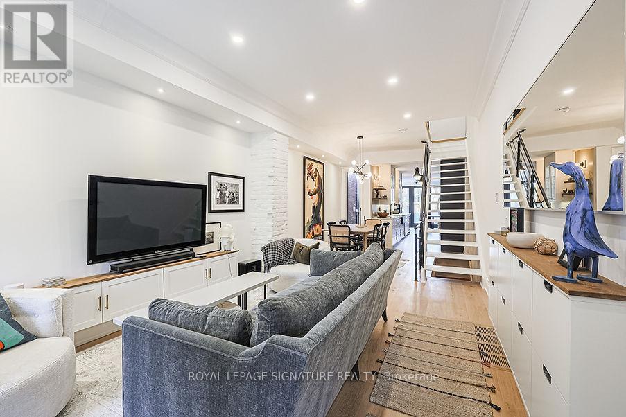 132 Major Street, Toronto, Ontario M5S 2L2 - Photo 2 - C13582134
