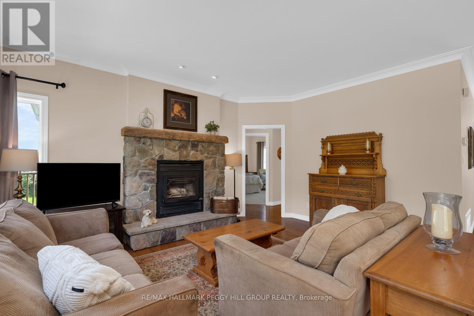 764 Warminster Side Road, Oro-Medonte, Ontario  L0K 1E0 - Photo 4 - S13422166