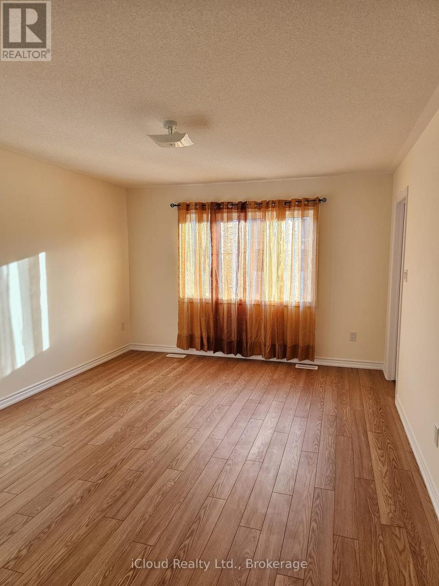 9 Durham Avenue, Barrie, Ontario  L9J 0W2 - Photo 5 - S13533508