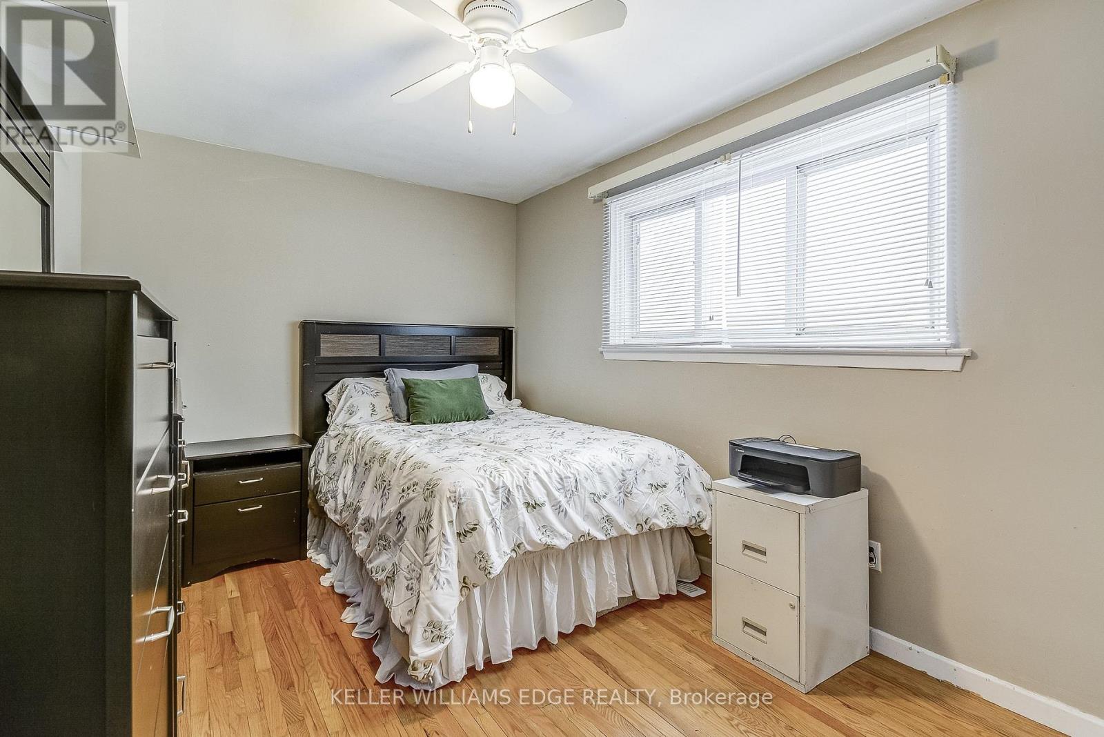 2145 Sandringham Drive, Burlington, Ontario L7P 1T8 - Photo 11 - W12961720