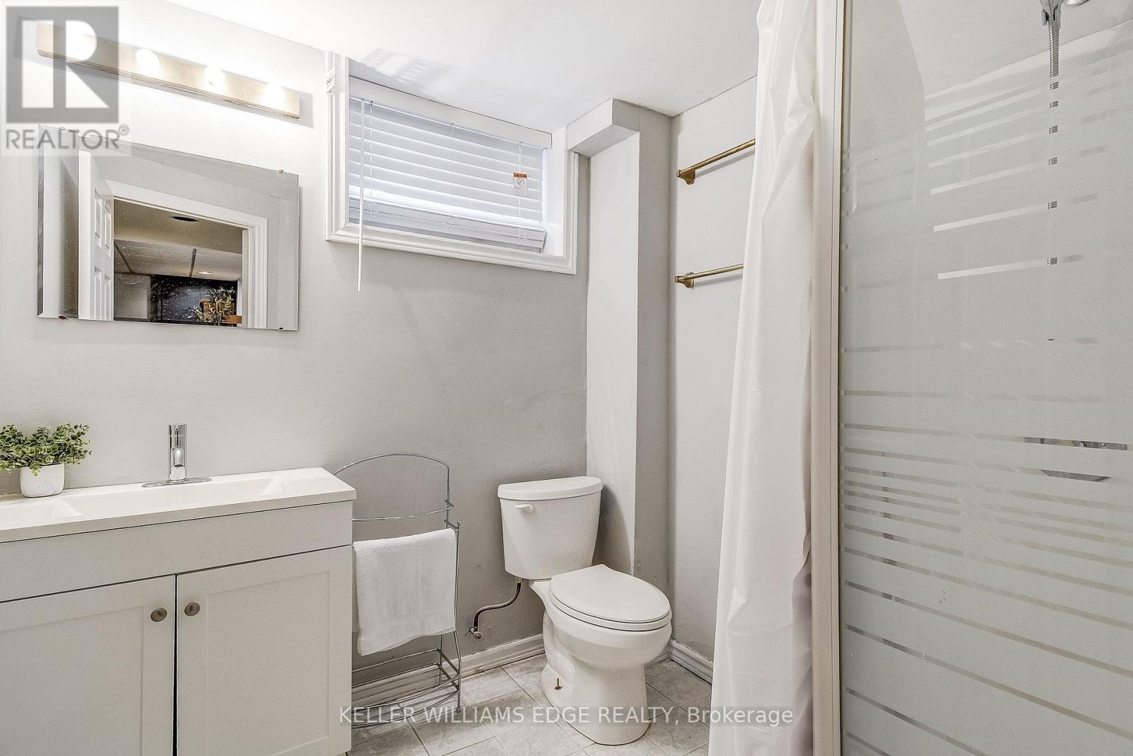 2145 Sandringham Drive, Burlington, Ontario L7P 1T8 - Photo 22 - W12961720