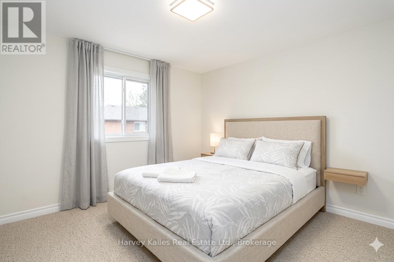 27 Peel Street, Penetanguishene, Ontario  L9M 1A5 - Photo 4 - S13664216