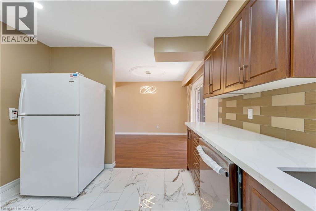 402 Lakeview Drive, Waterloo, Ontario  N2L 4Z6 - Photo 11 - 40851902