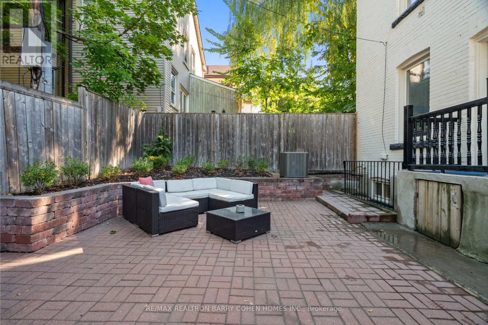 Upper - 371 Howland Avenue, Toronto, Ontario M5R 3C1 - Photo 16 - C13664176