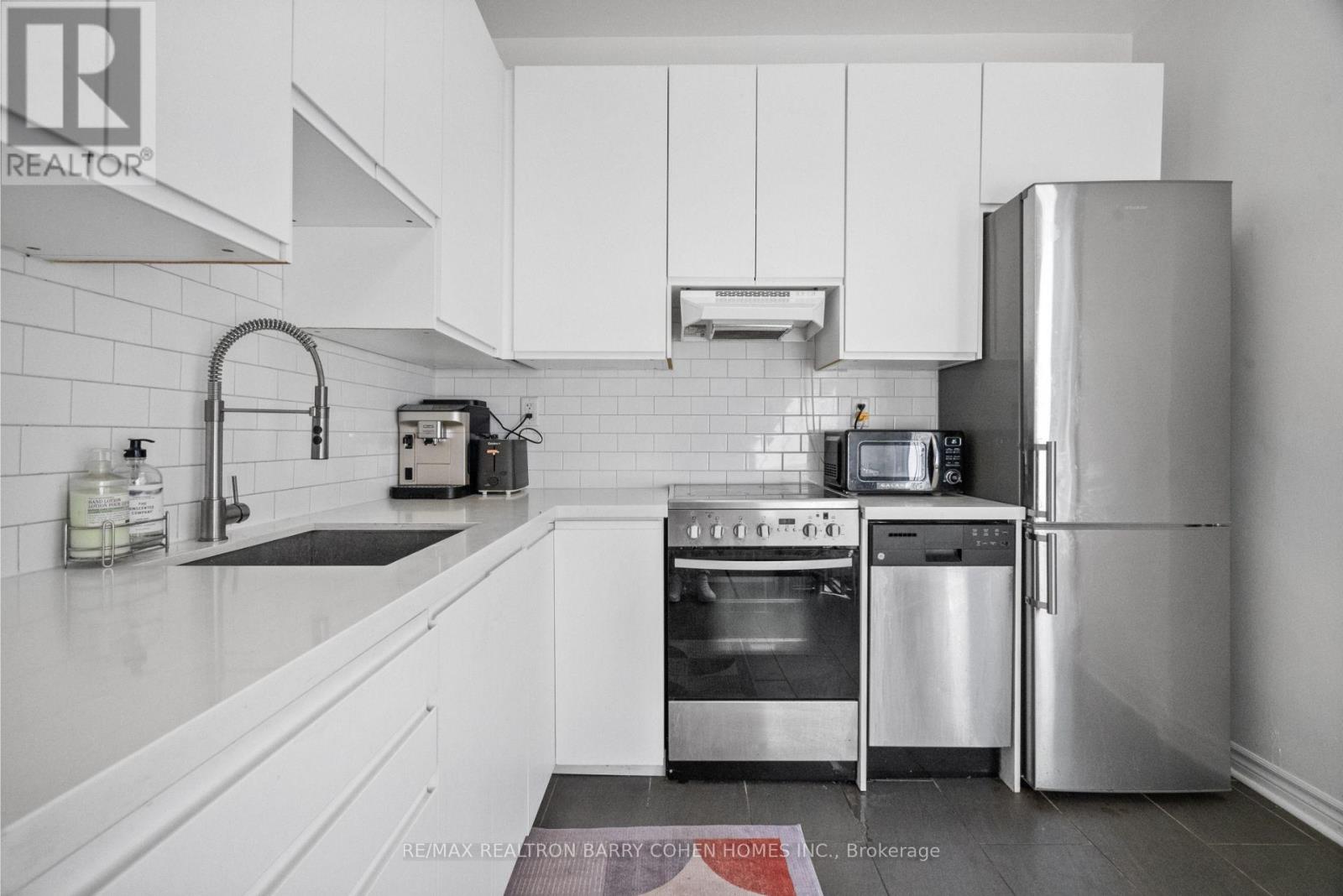 Upper - 371 Howland Avenue, Toronto, Ontario M5R 3C1 - Photo 7 - C13664176