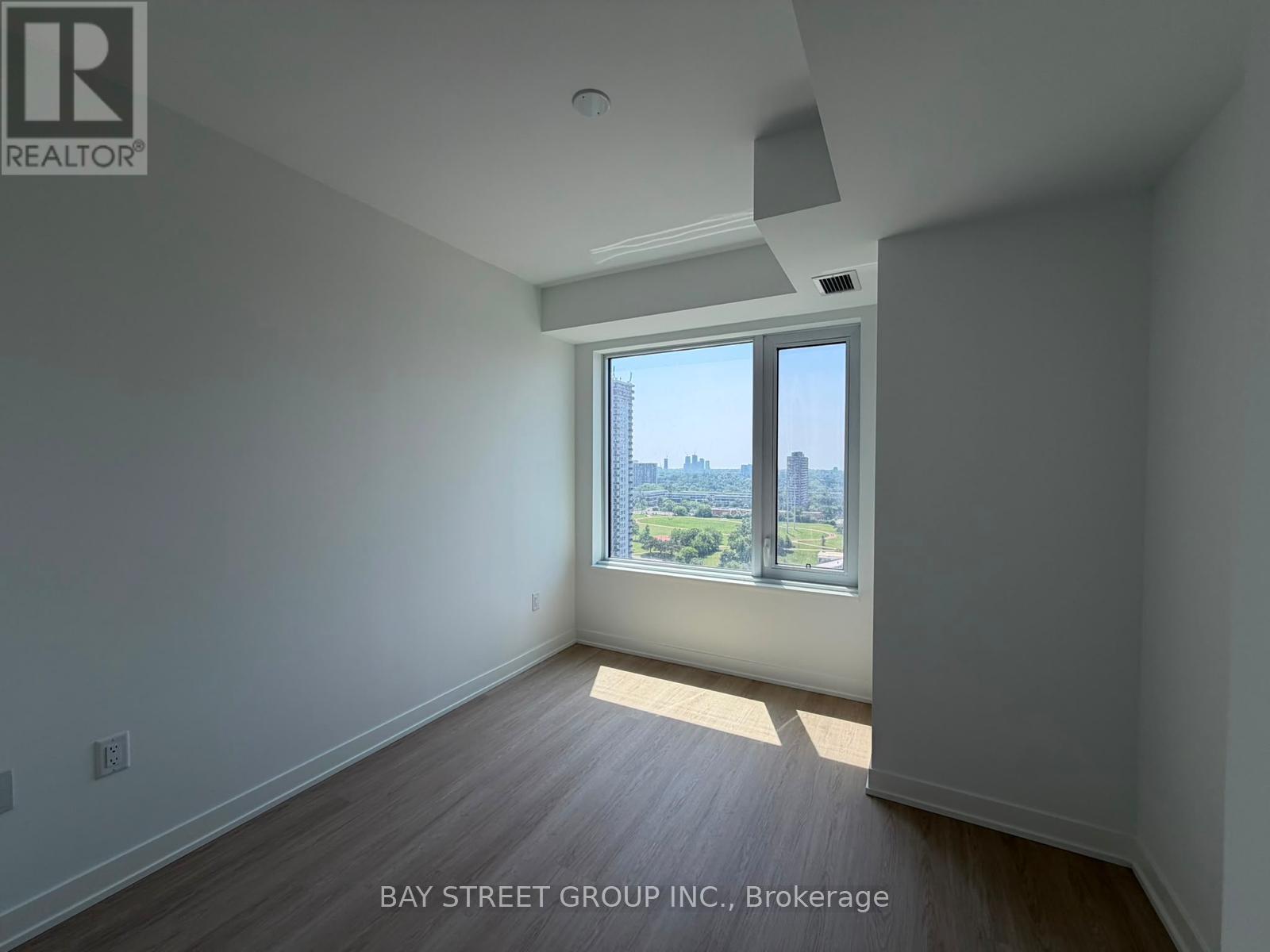 1510 - 15 David Salomon Drive, Toronto, Ontario M3C 1E7 - Photo 12 - C13664338