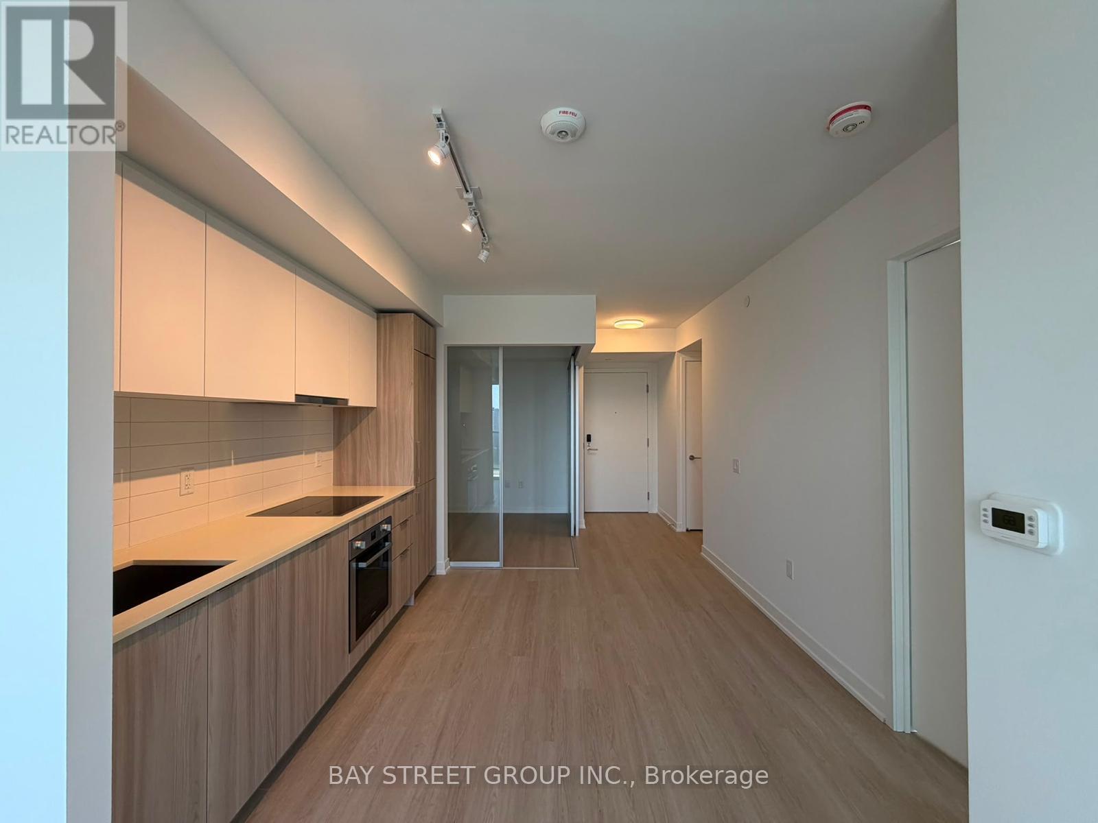 1510 - 15 David Salomon Drive, Toronto, Ontario M3C 1E7 - Photo 3 - C13664338