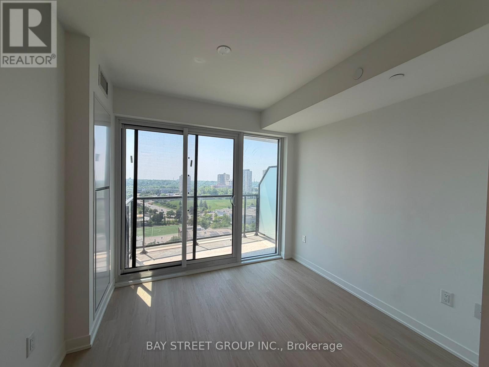 1510 - 15 David Salomon Drive, Toronto, Ontario M3C 1E7 - Photo 4 - C13664338