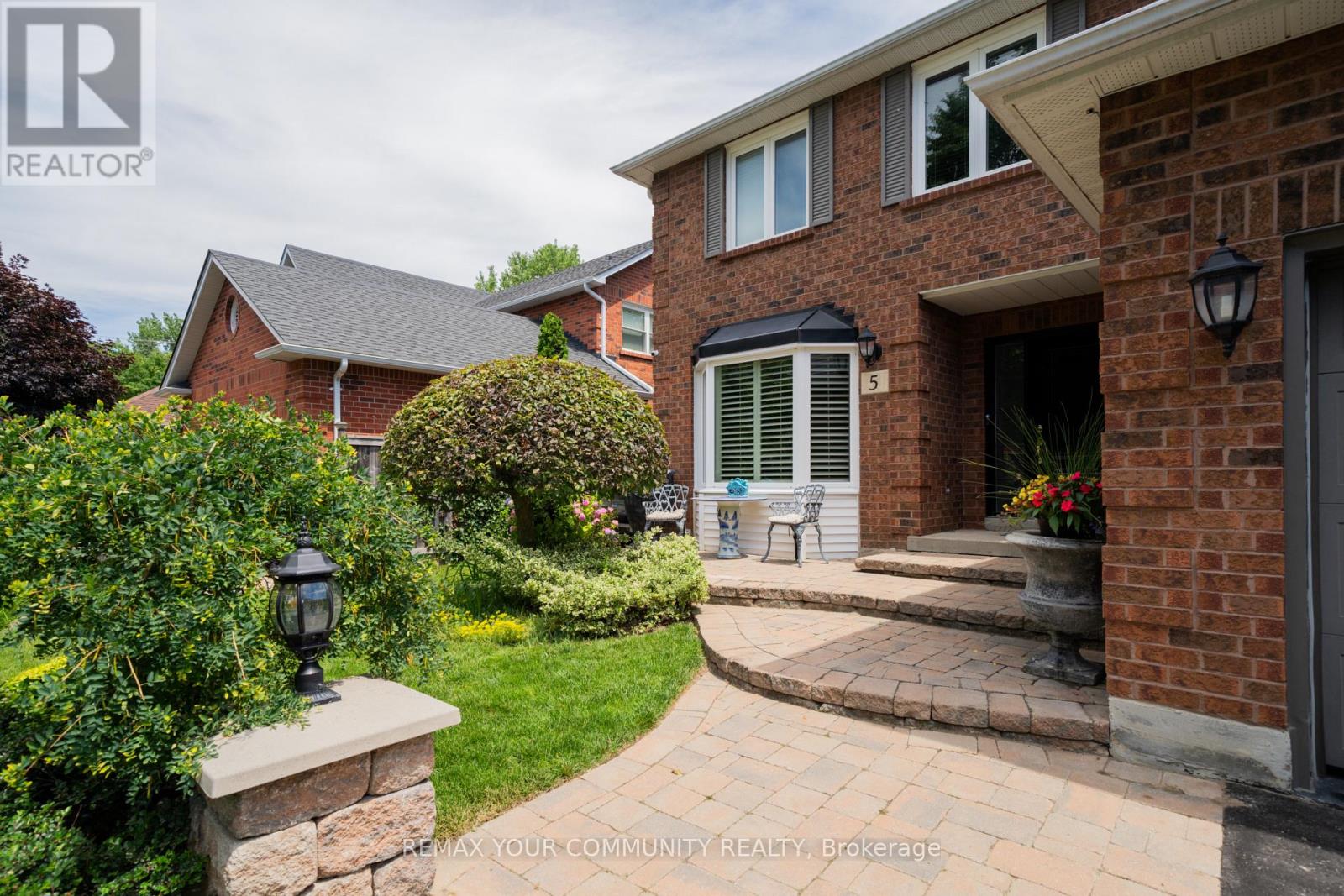 5 Carriage Lane, Clarington, Ontario  L1E 1J9 - Photo 3 - E13664284