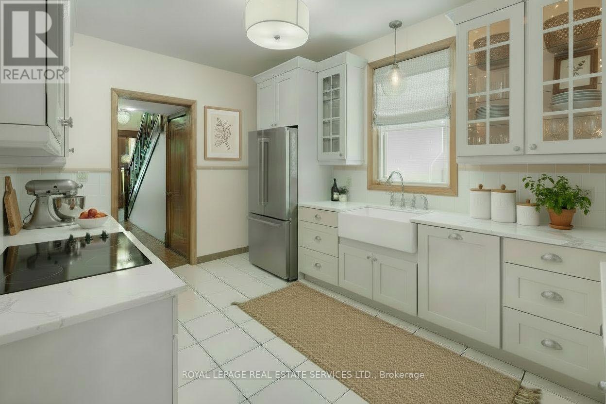 85 Dawes Road, Toronto, Ontario  M4C 5B2 - Photo 17 - E13664294
