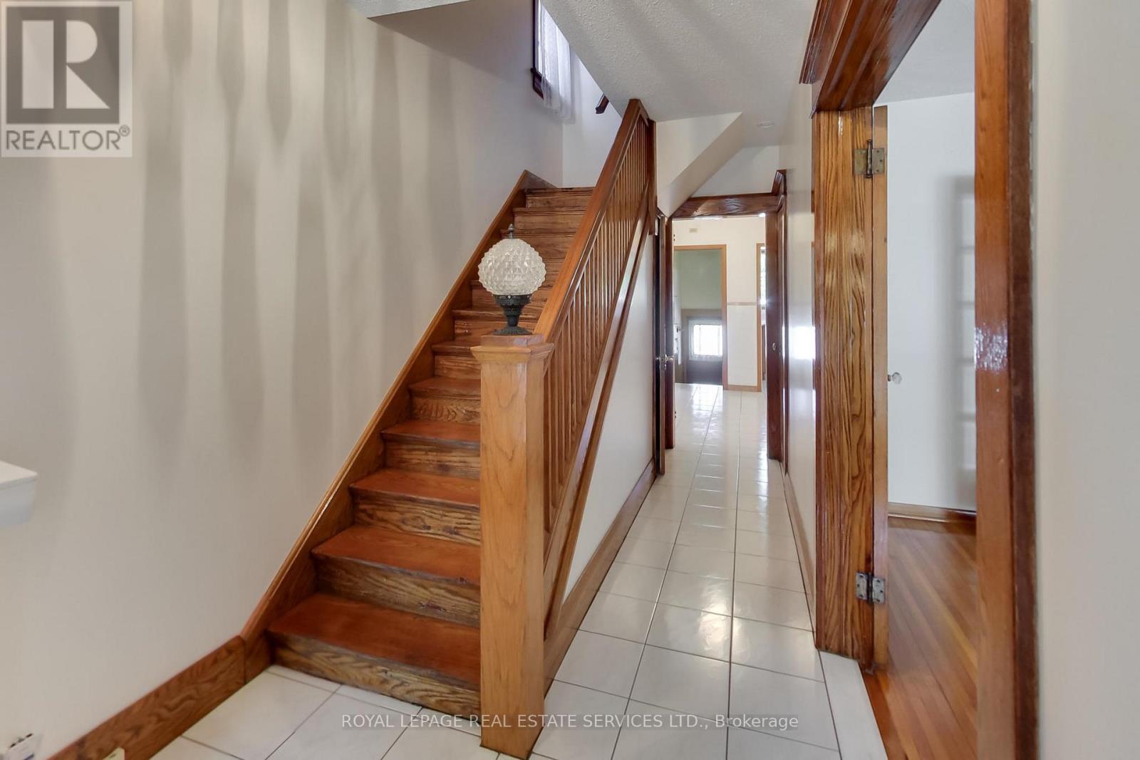 85 Dawes Road, Toronto, Ontario  M4C 5B2 - Photo 5 - E13664294