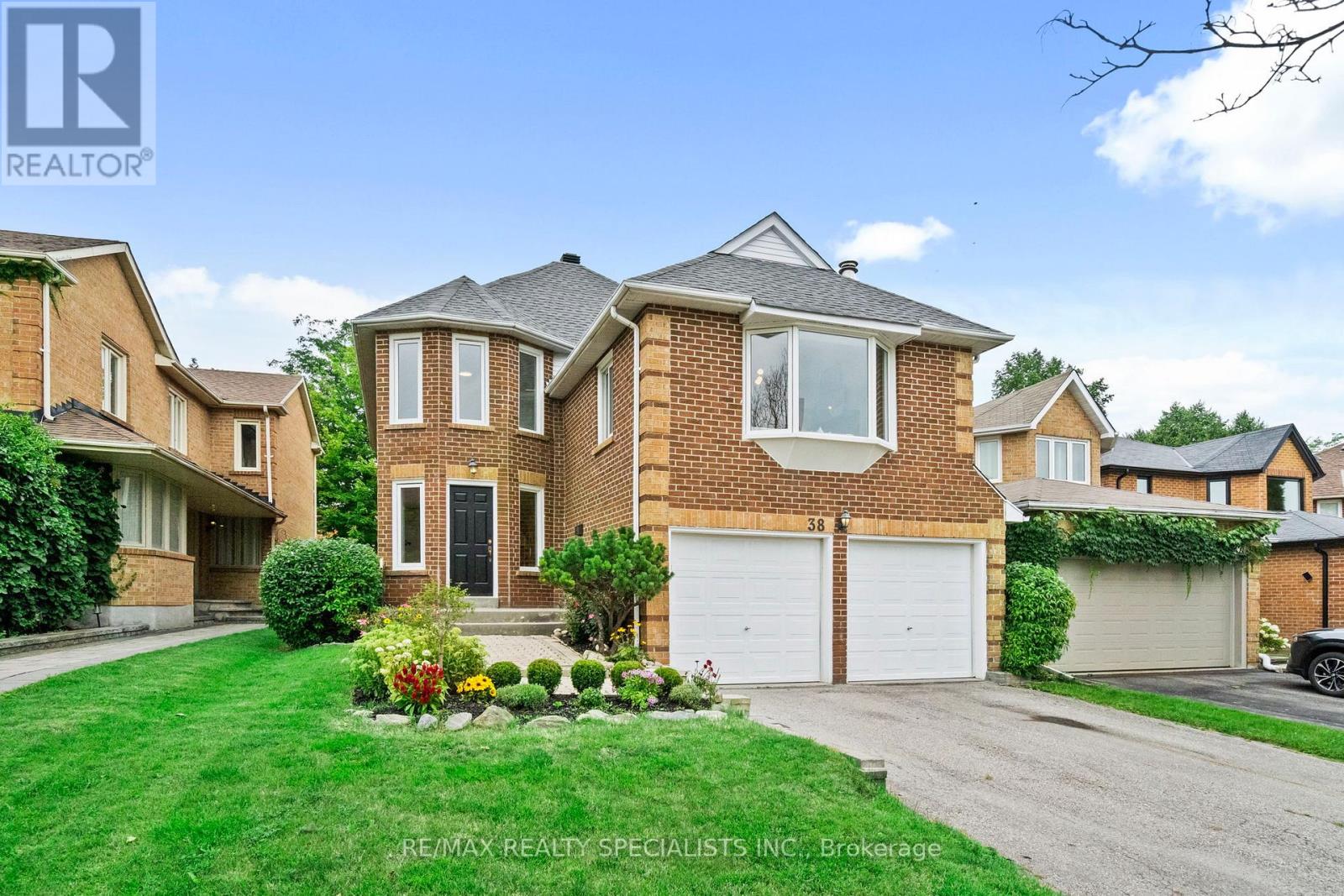 38 SPRINGFIELD WAY, Vaughan, Ontario