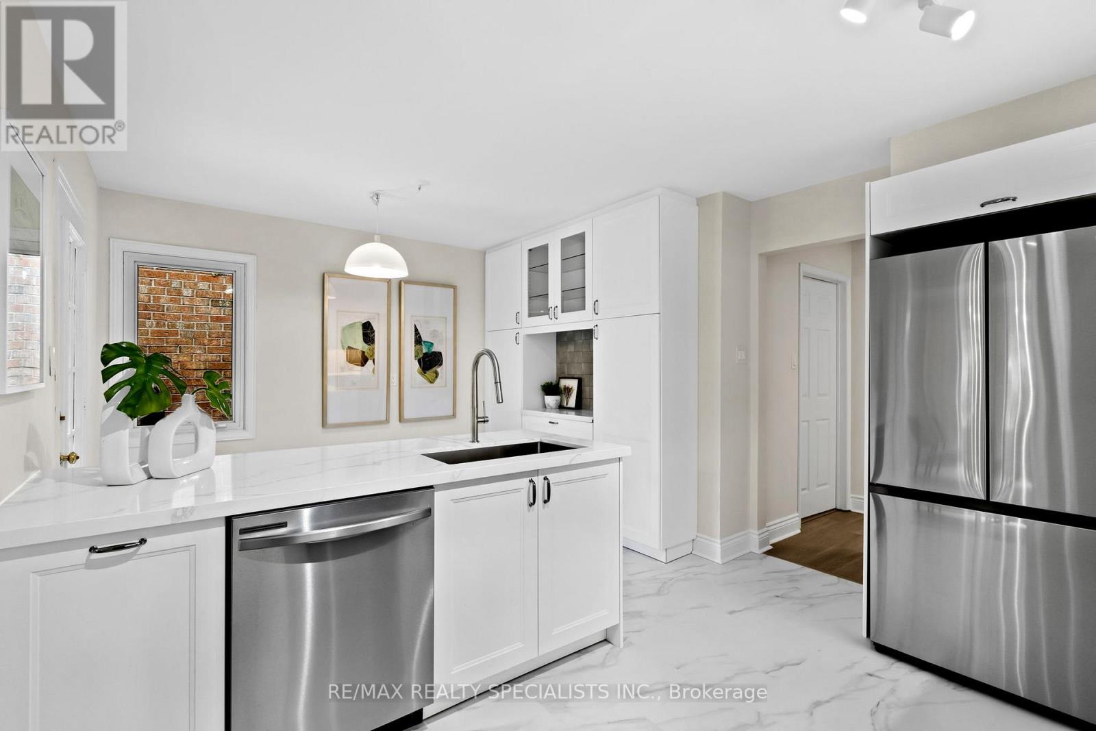 38 Springfield Way, Vaughan, Ontario  L4J 5E5 - Photo 13 - N13664196