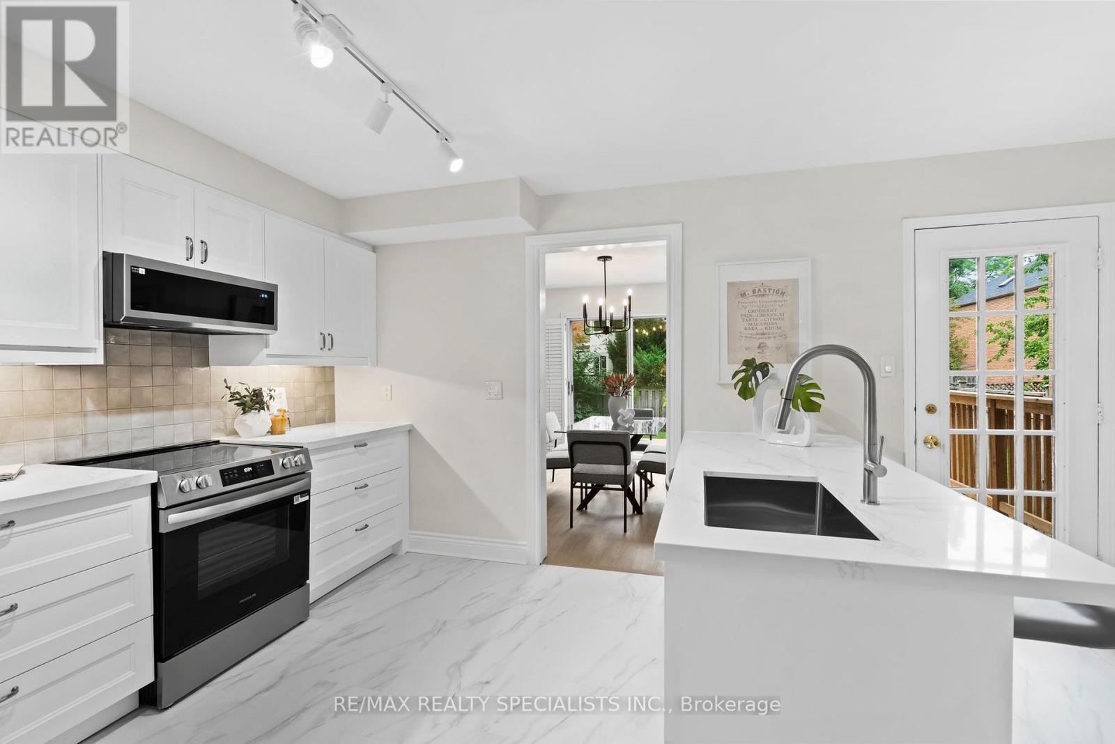 38 Springfield Way, Vaughan, Ontario  L4J 5E5 - Photo 17 - N13664196