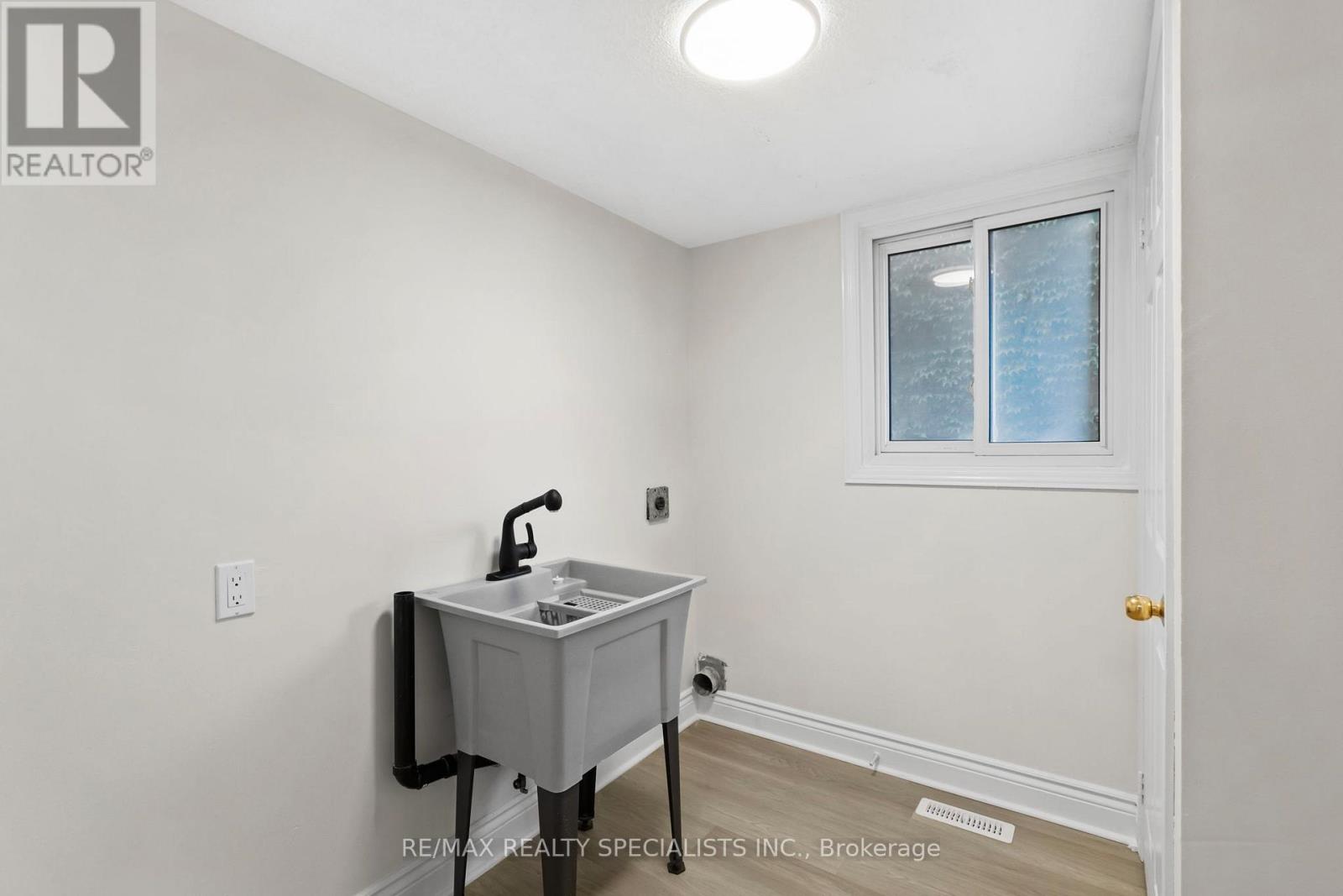 38 Springfield Way, Vaughan, Ontario  L4J 5E5 - Photo 21 - N13664196