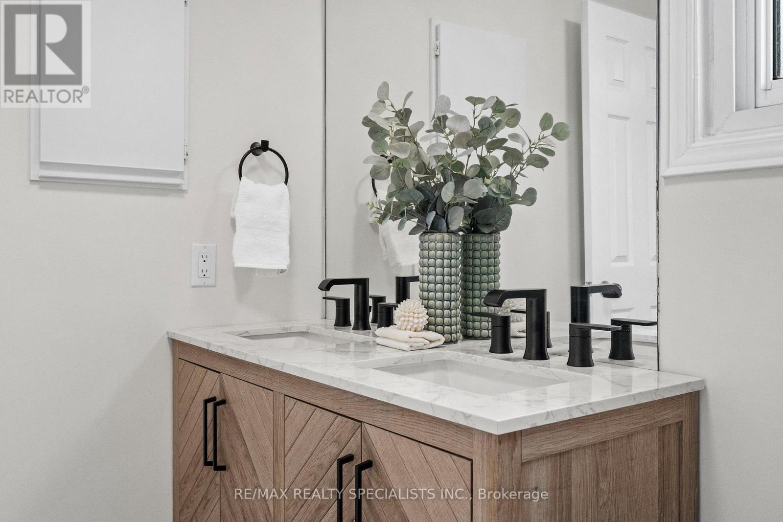 38 Springfield Way, Vaughan, Ontario  L4J 5E5 - Photo 36 - N13664196