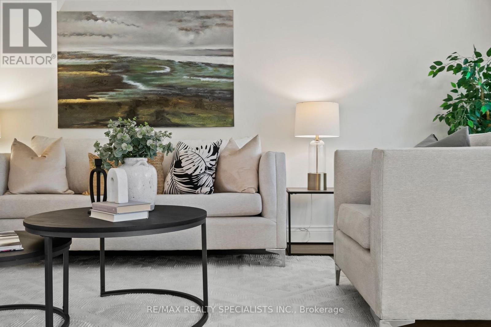 38 Springfield Way, Vaughan, Ontario  L4J 5E5 - Photo 6 - N13664196