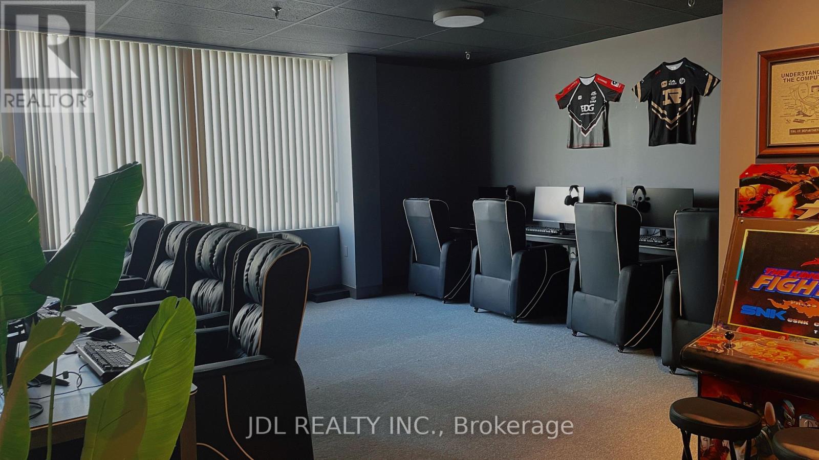 202 - 70 Valleywood Drive, Markham, Ontario  L3R 4T5 - Photo 5 - N13664198