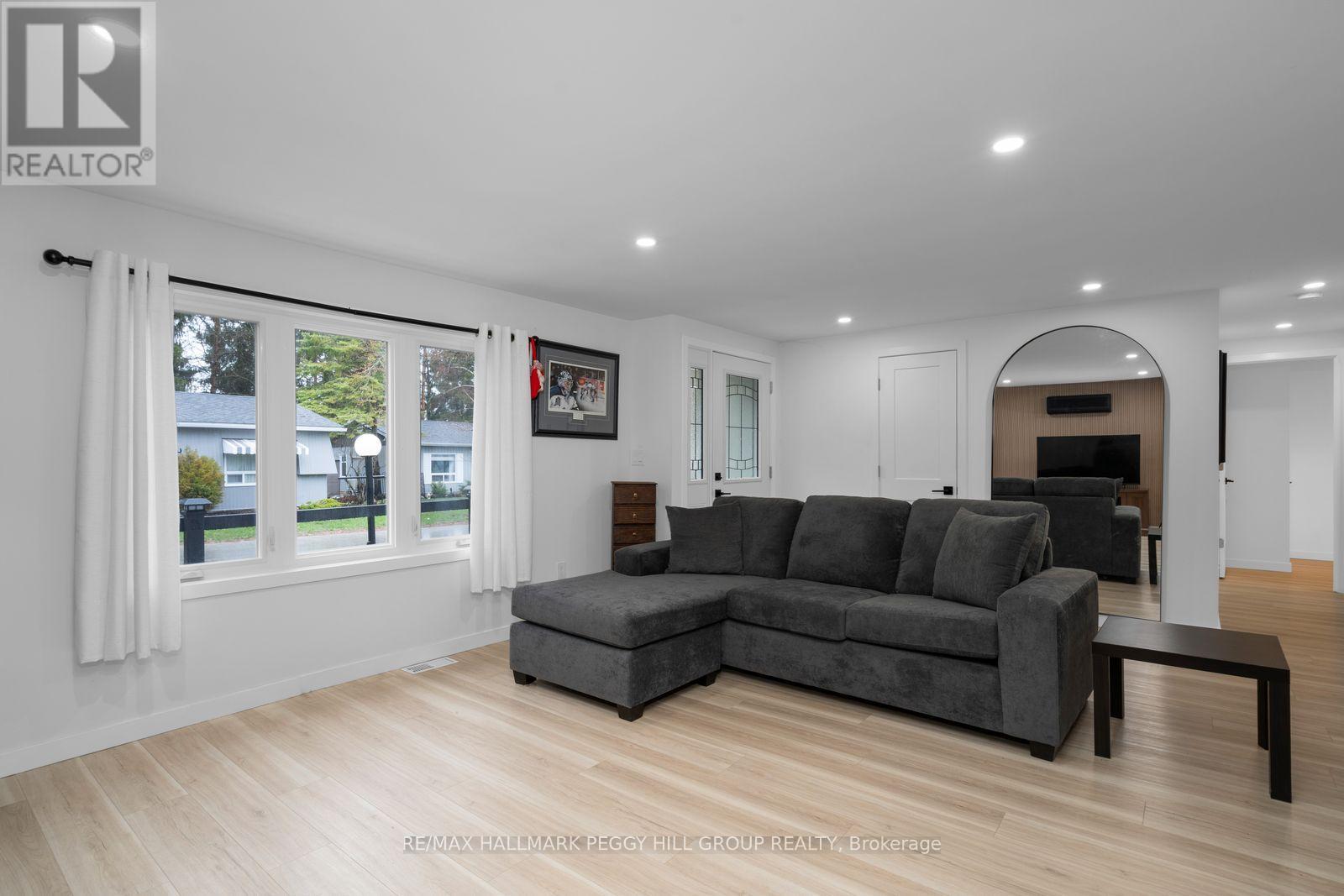 15 Cherrywood Lane, Innisfil, Ontario  L9S 1M9 - Photo 3 - N13664274