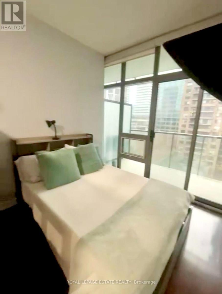 910 - 33 Charles Street E, Toronto, Ontario M4Y 0A2 - Photo 7 - C13660810