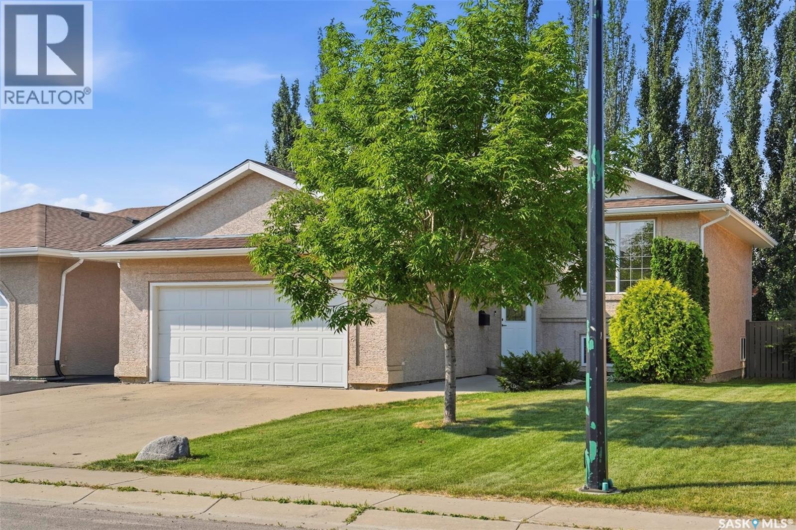 418 Greaves Crescent, Saskatoon, Saskatchewan  S7W 1A9 - Photo 2 - SK045290