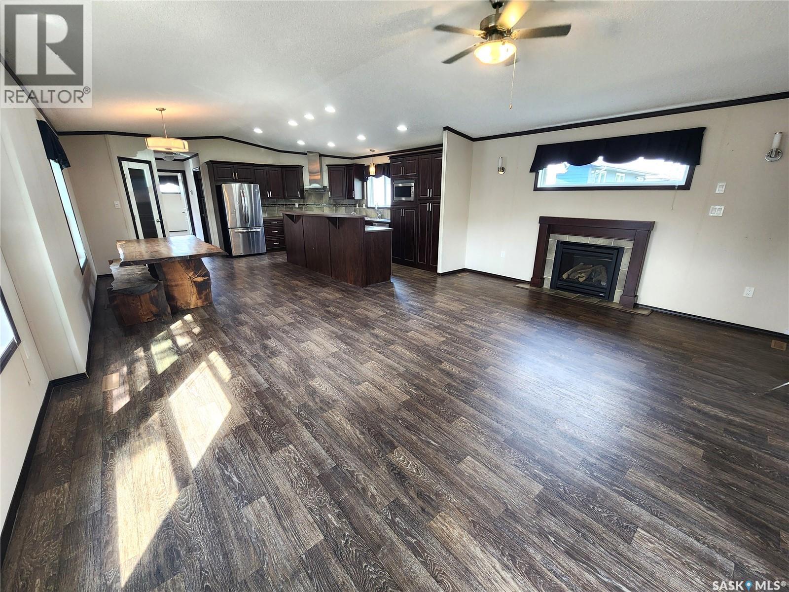 417 Young Street, Bienfait, Saskatchewan  S0C 0M0 - Photo 2 - SK045283