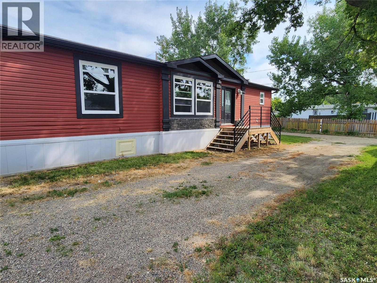 417 Young Street, Bienfait, Saskatchewan  S0C 0M0 - Photo 30 - SK045283