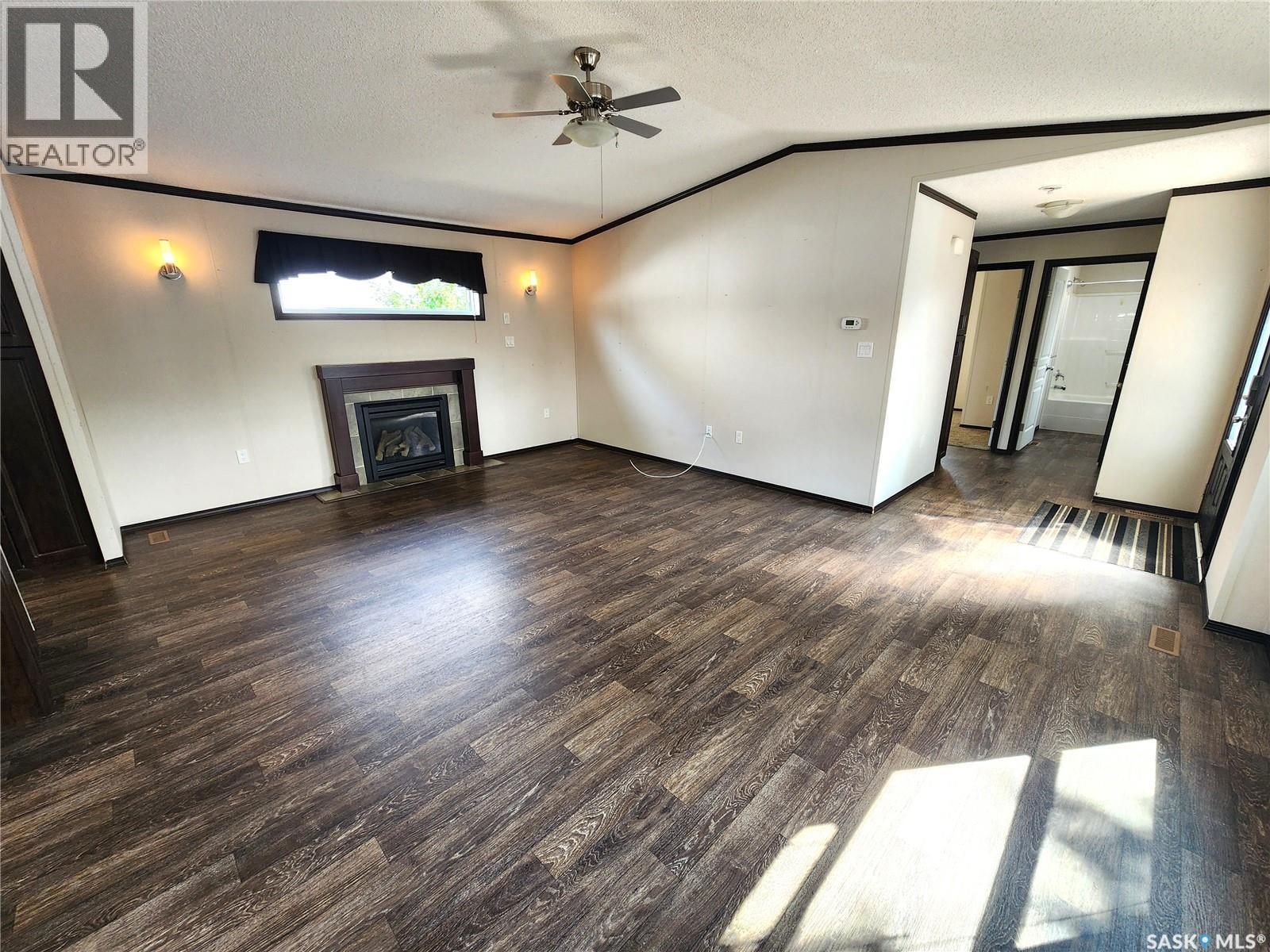 417 Young Street, Bienfait, Saskatchewan  S0C 0M0 - Photo 4 - SK045283