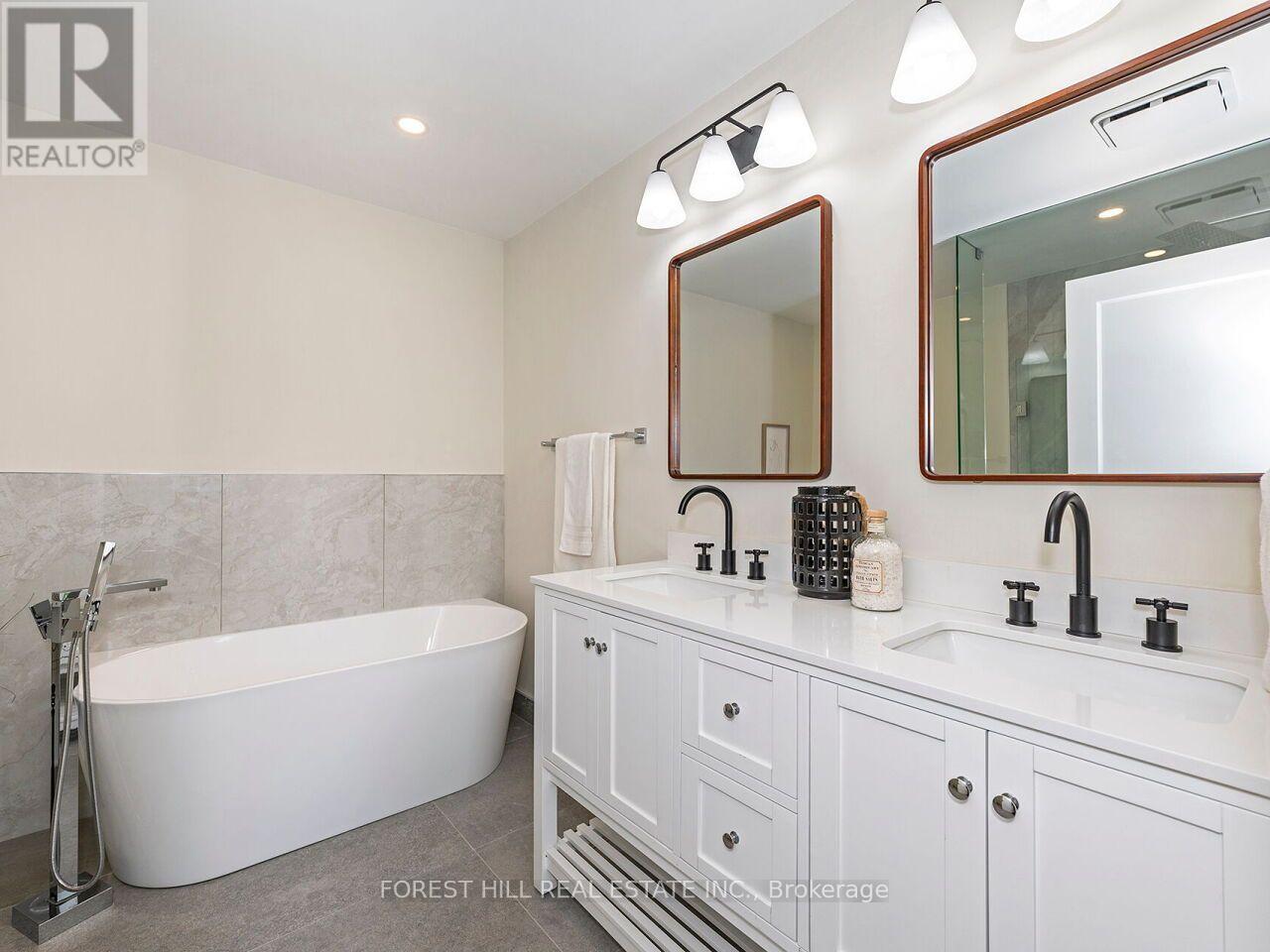 3582 GALLAGER DRIVE Mississauga (Erindale), ON L5C 2N6