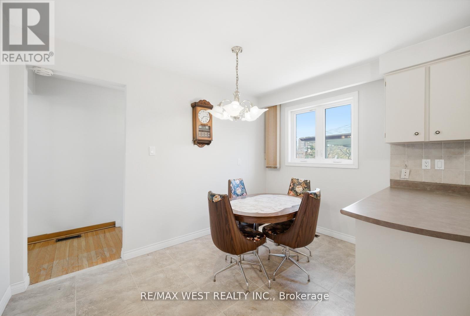 111 Shoreham Drive, Toronto, Ontario  M3N 1S8 - Photo 10 - W13664186