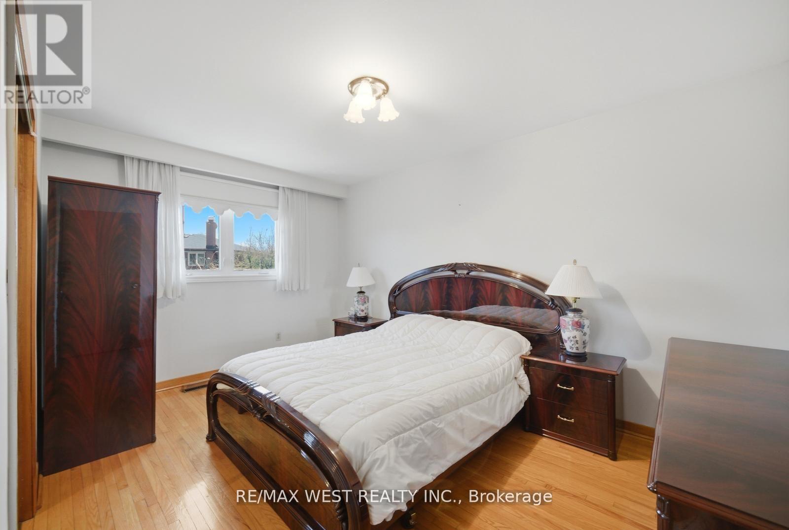 111 Shoreham Drive, Toronto, Ontario  M3N 1S8 - Photo 11 - W13664186