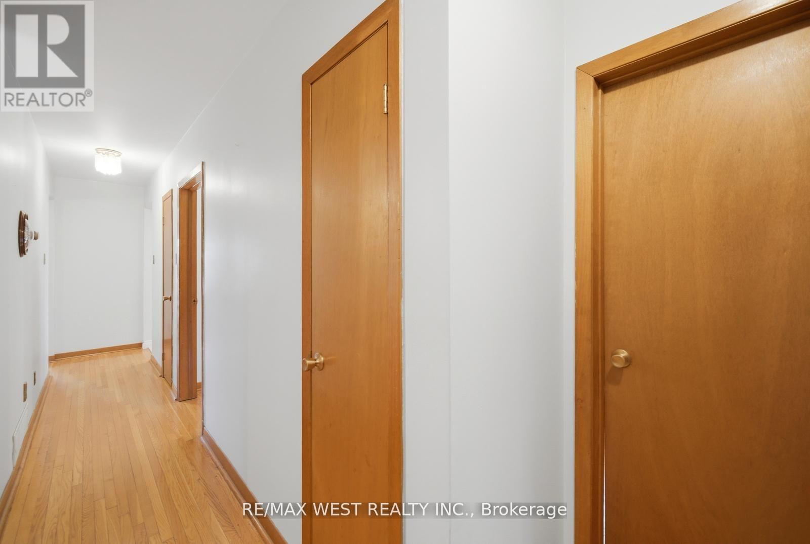 111 Shoreham Drive, Toronto, Ontario  M3N 1S8 - Photo 16 - W13664186