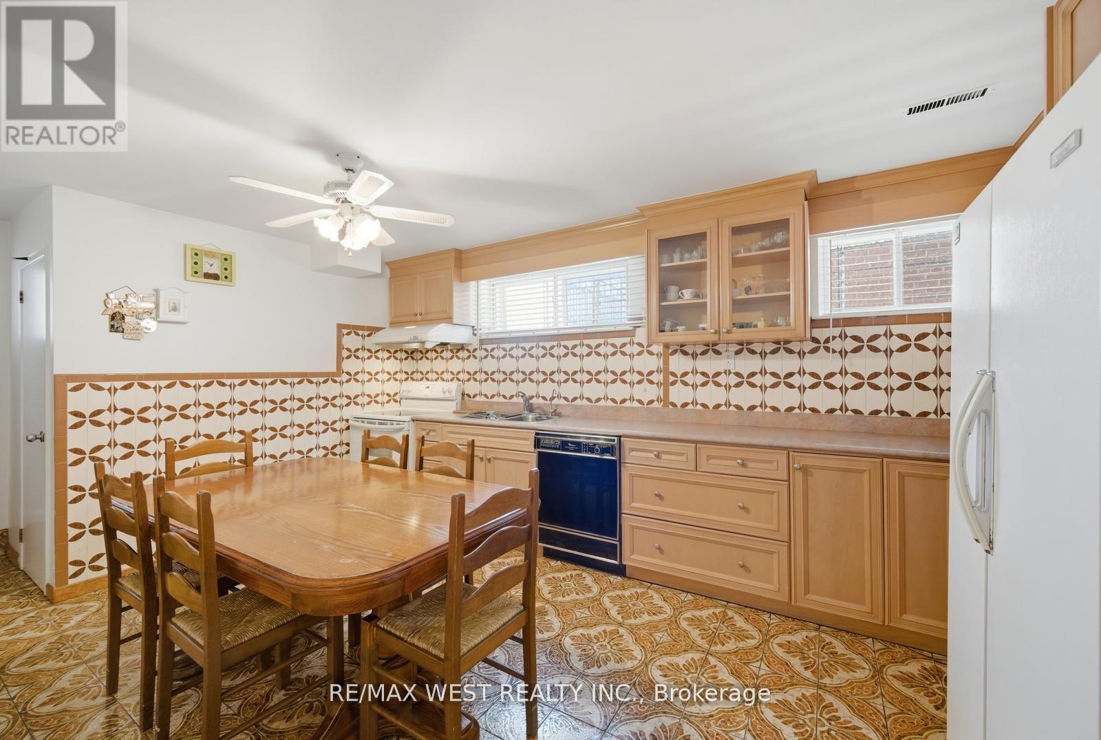 111 Shoreham Drive, Toronto, Ontario  M3N 1S8 - Photo 20 - W13664186
