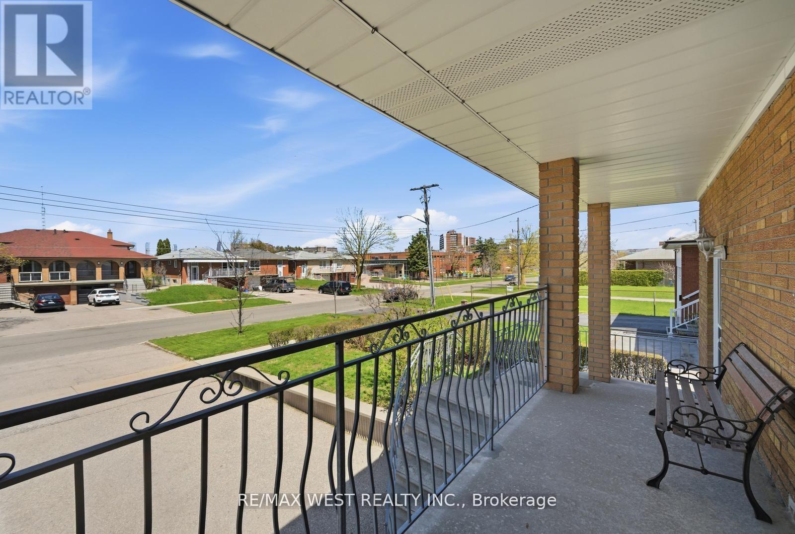 111 Shoreham Drive, Toronto, Ontario  M3N 1S8 - Photo 26 - W13664186