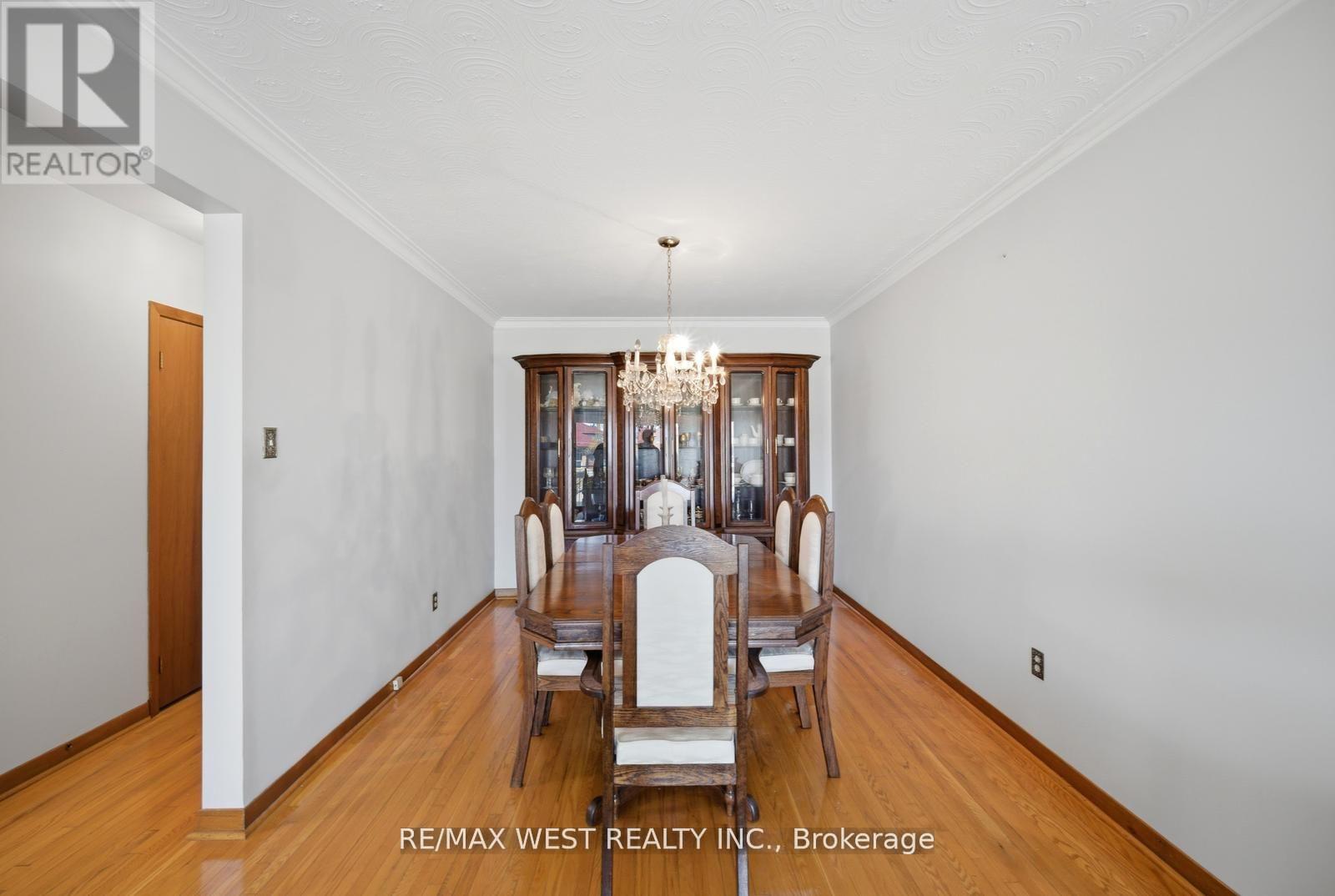 111 Shoreham Drive, Toronto, Ontario  M3N 1S8 - Photo 5 - W13664186