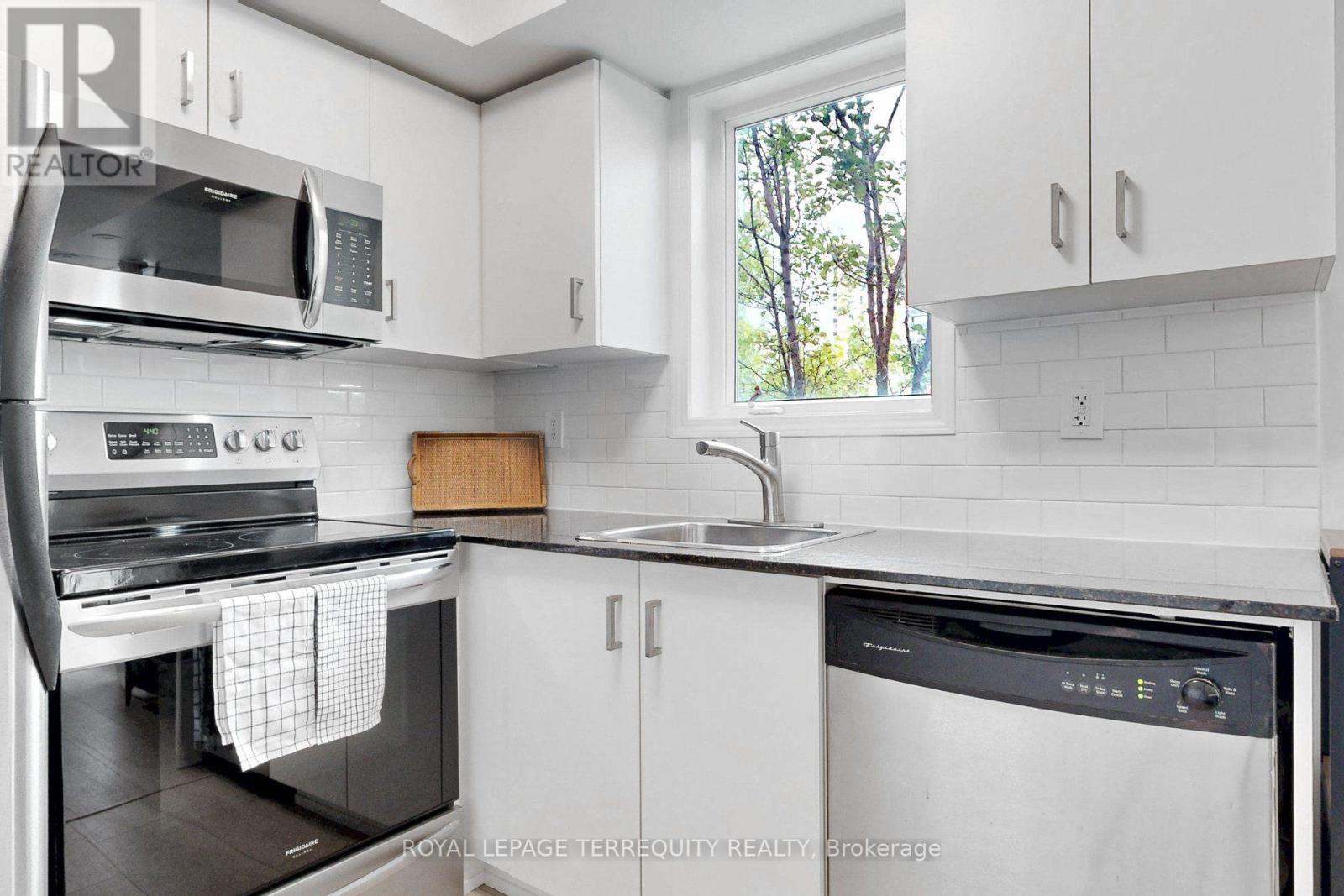 1501c - 26 Laidlaw Street, Toronto, Ontario M6K 1X2 - Photo 7 - W13664188