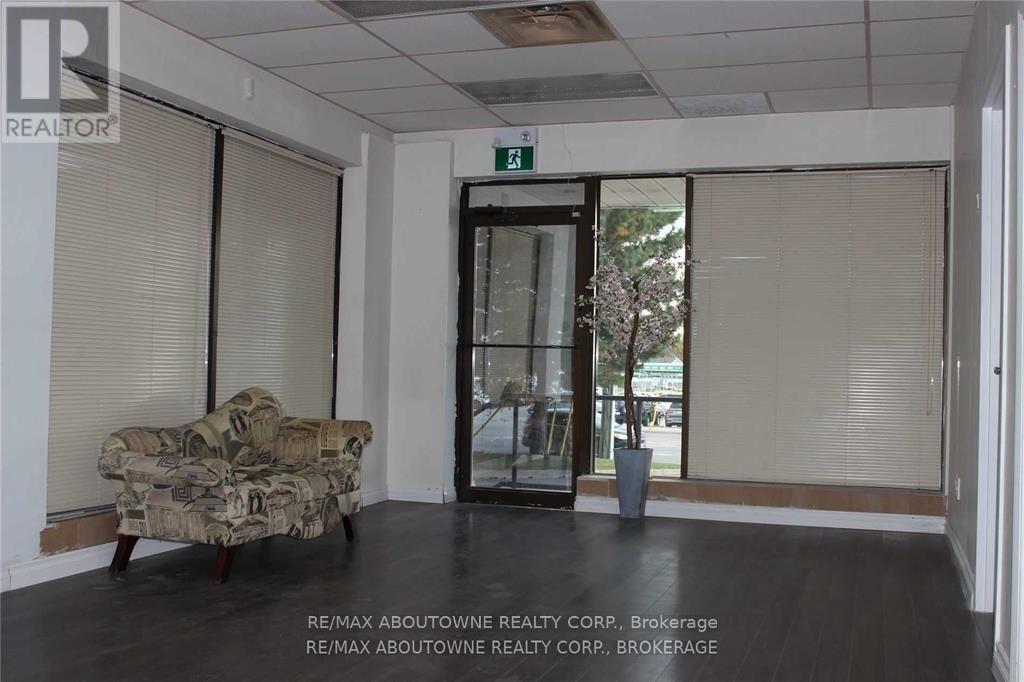 B - 207 Cross Avenue, Oakville, Ontario L6J 2W9 - Photo 3 - W13664276