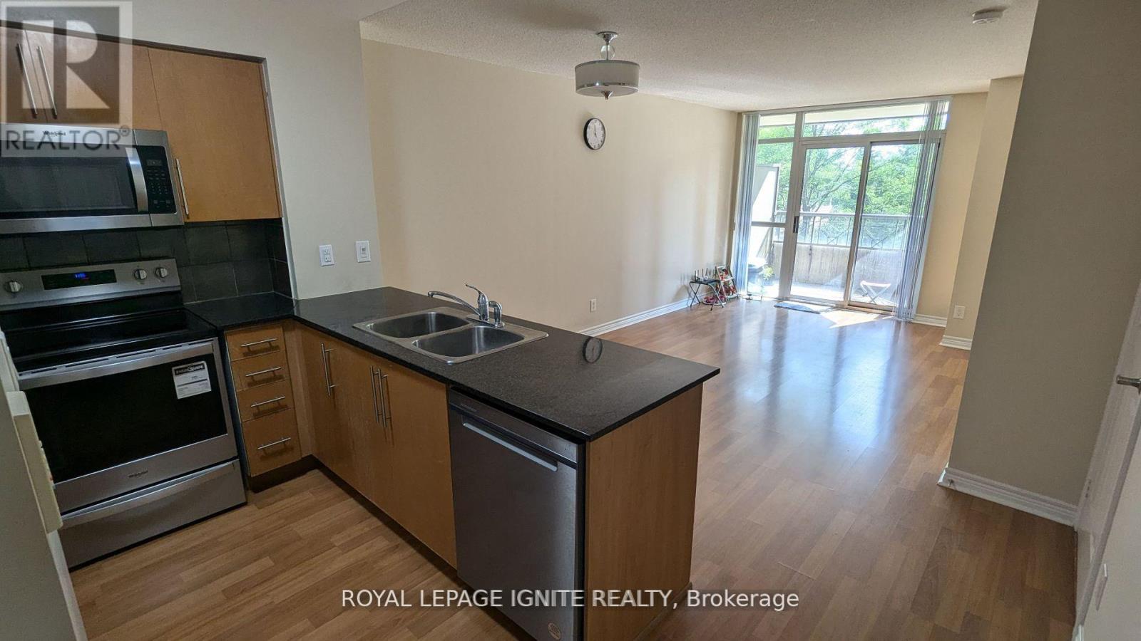 308 - 310 Burnhamthorpe Road W, Mississauga, Ontario  L5B 4P9 - Photo 7 - W13664316